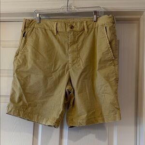 American Eagle Outfitters Men's Khaki Shorts Sz 34.  Box35